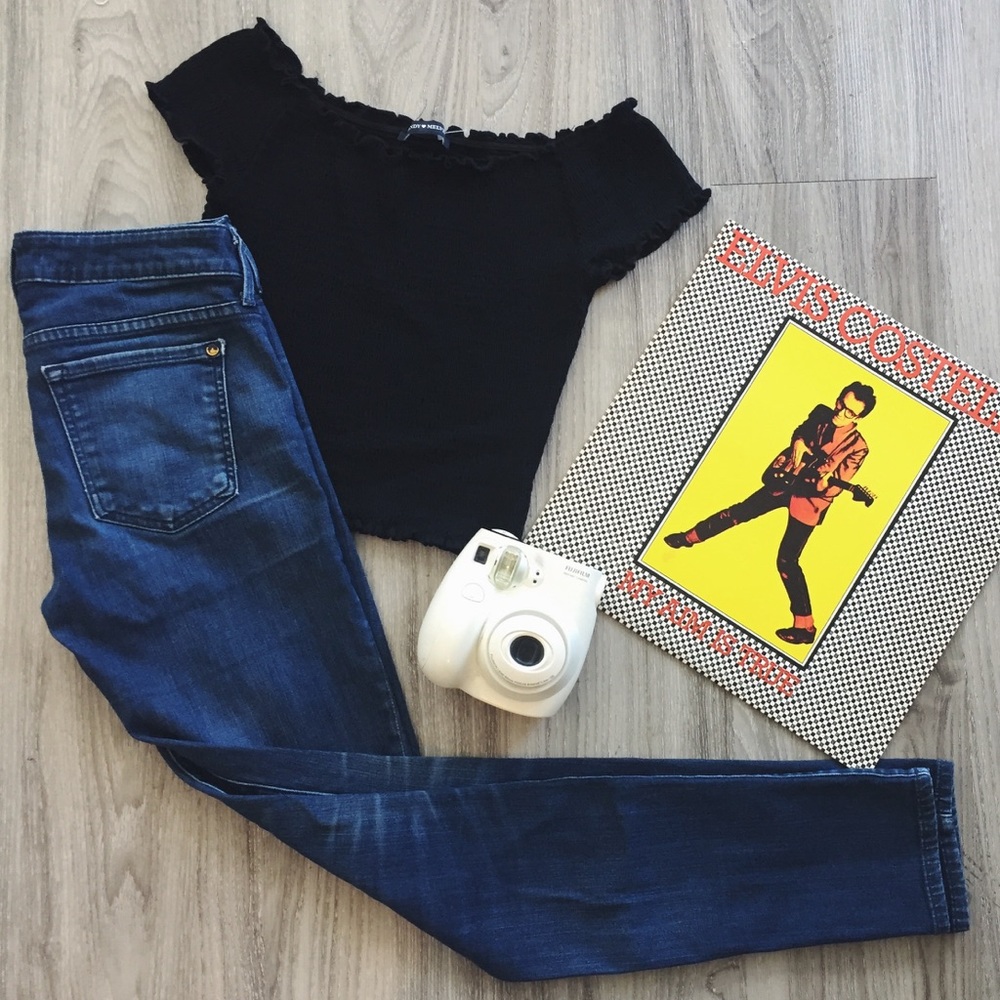 Vince medium wash skinny jeans size 25